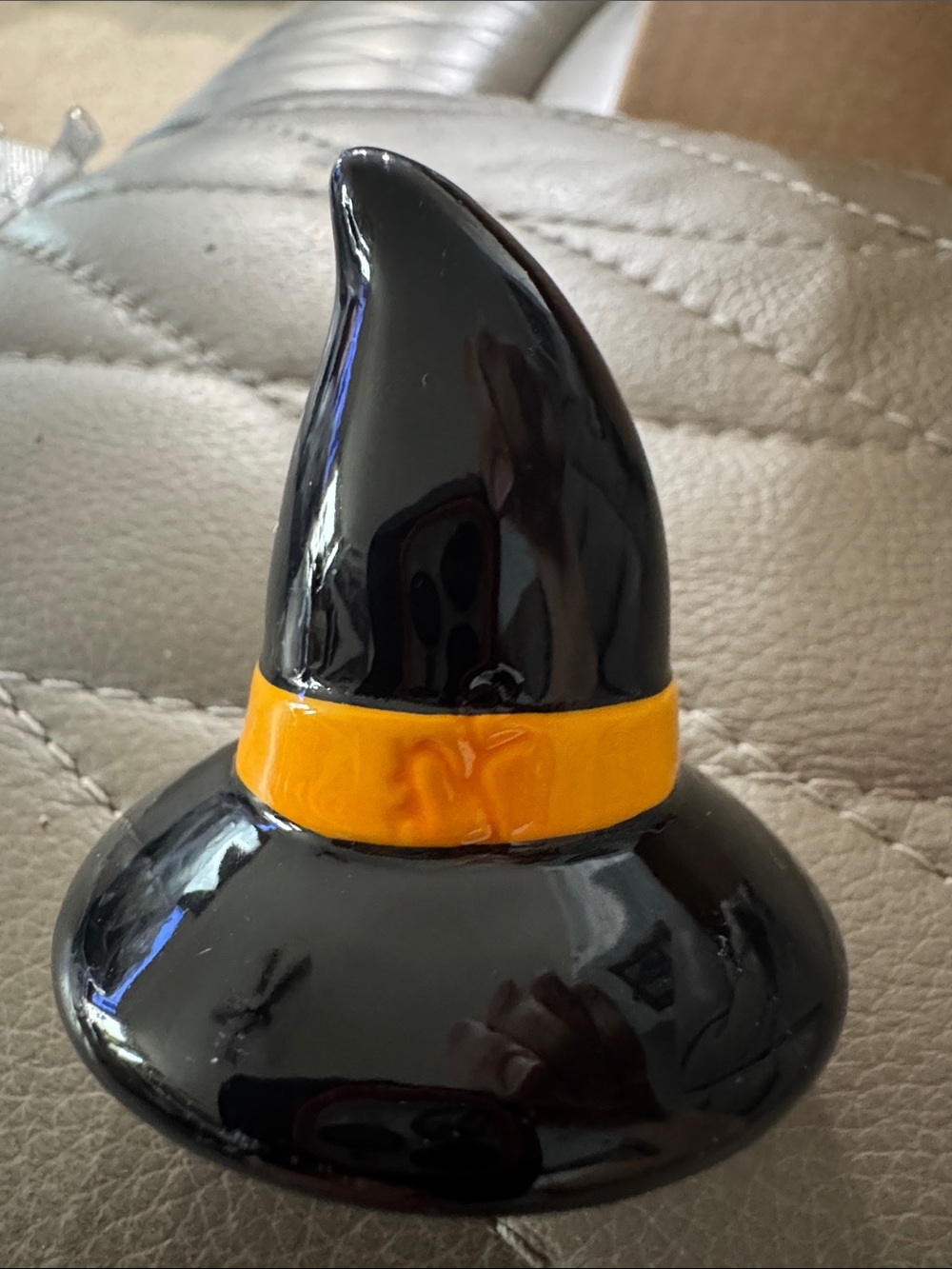 NEW Nora Fleming Black Ceramic Witchful thinking Hat with Orange Band. NWT - Picture 4 of 4